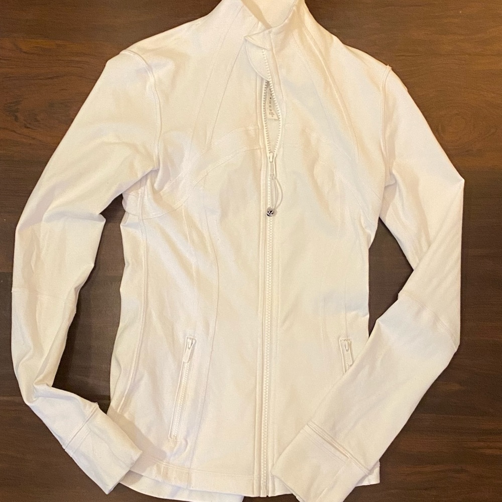 Lululemon define jacket size 4.
